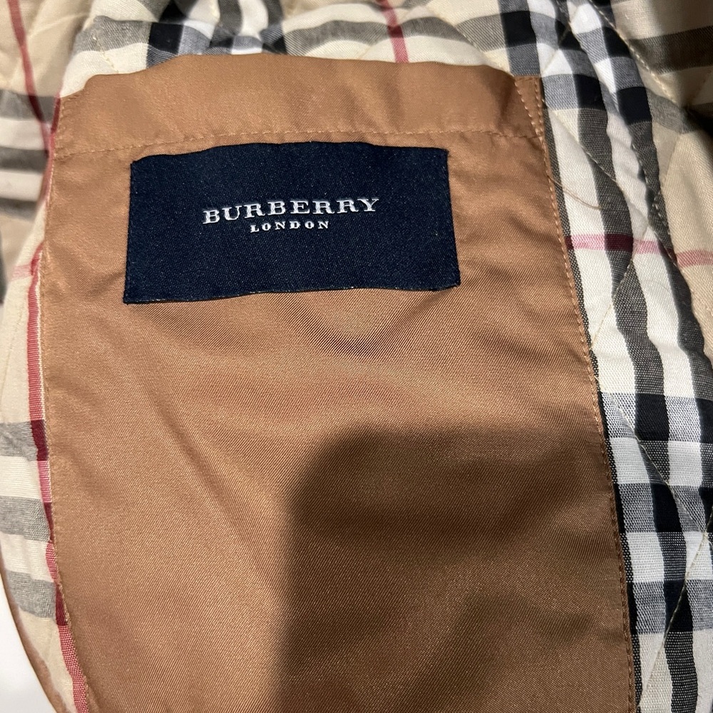 Burberry Quilted Shell Jacket - Picture 6 of 6